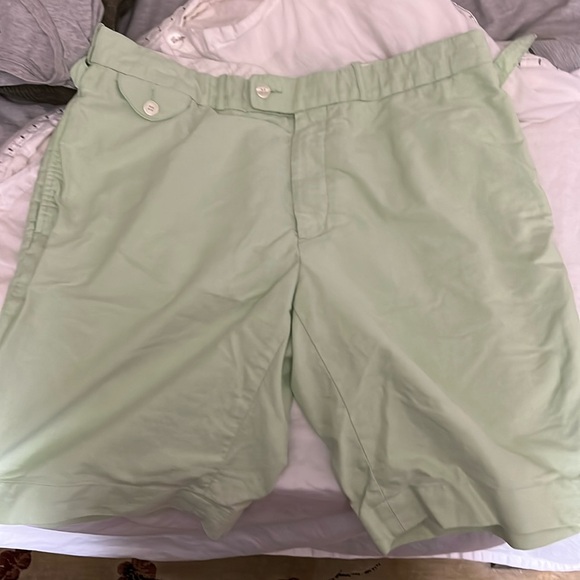 Green plain front shorts - Picture 1 of 3